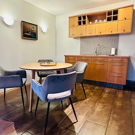 Akureyri Central Apartment Bagian luar foto